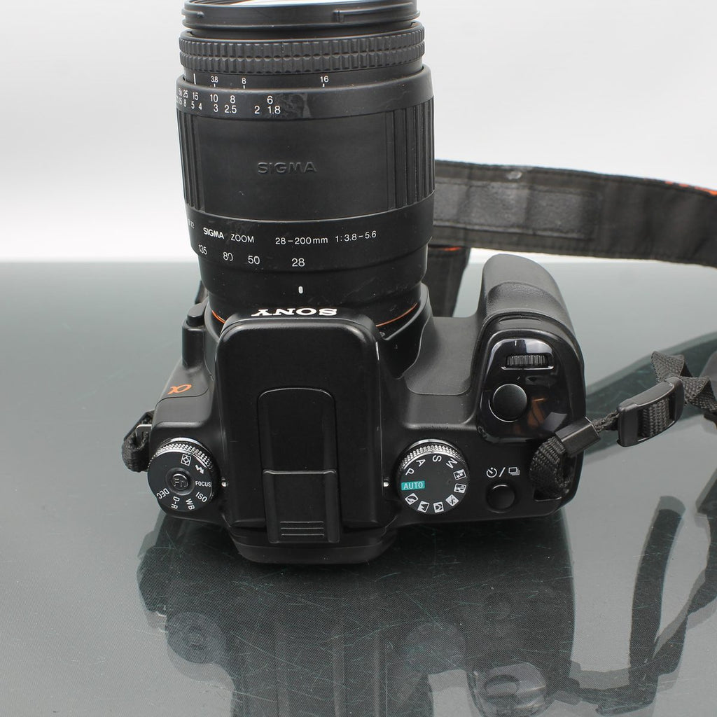 Sony A100 + Sigma Zoom 28-200mm f/3.8-5.6