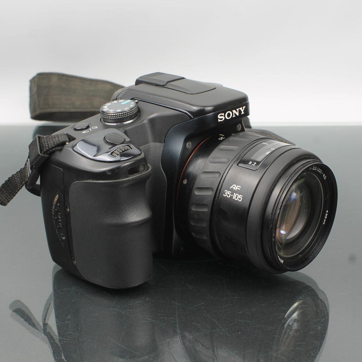 Sony A100 + Minolta AF Zoom 35-105mm 1:3.5 (22) - 4.5