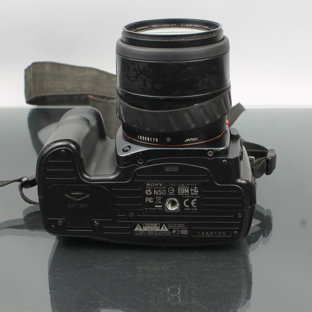 Sony Alpha DSLR-A100 with Minolta AF Zoom 35-105mm Lens – Dutch|Thrift