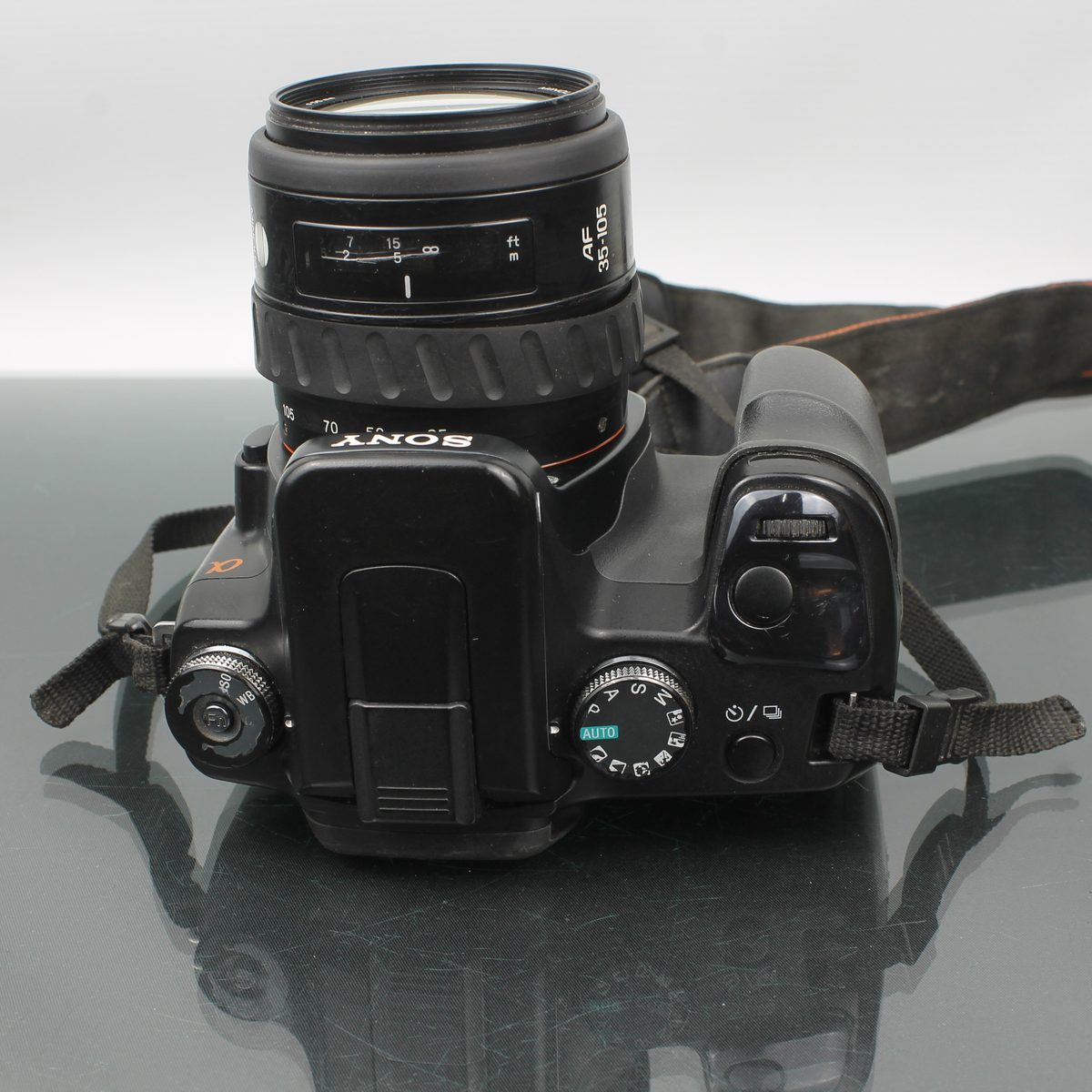 SONY α100 + MINOLTA 24-105 Sony Alpha DSLR-A100 with Minolta AF Zoom 35-105mm Lens – Dutch|Thrift