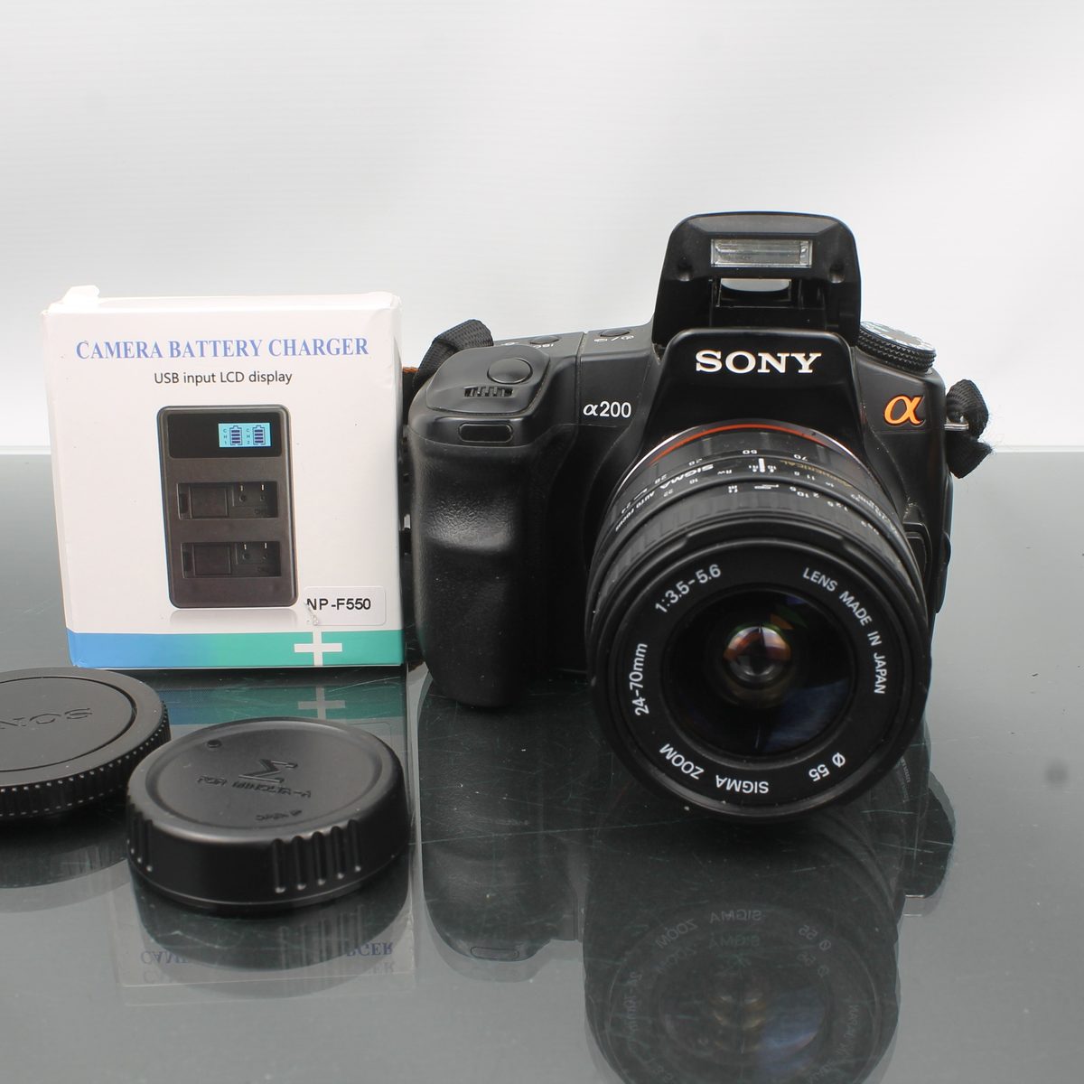 Sony A200 DSLR Camera with Sigma 24-70mm Zoom Lens – Dutch|Thrift