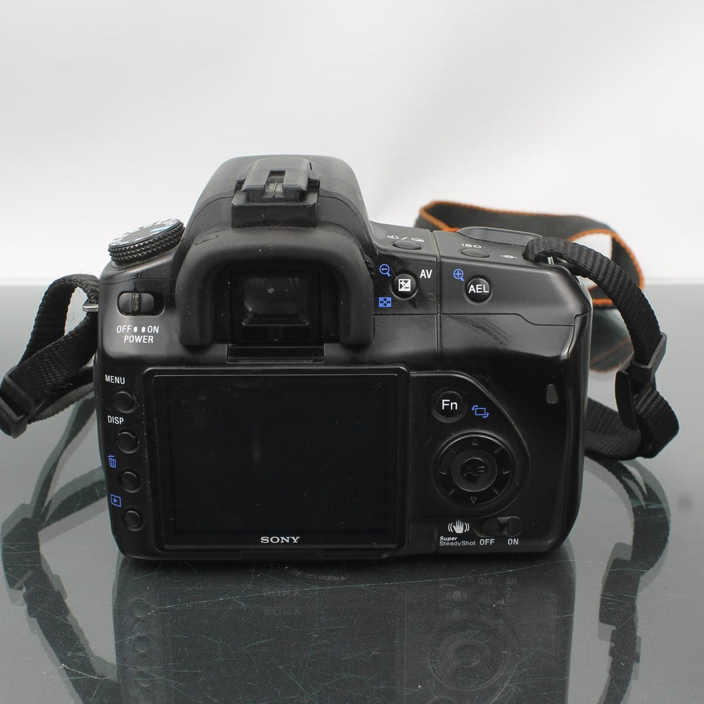 Sony A200 + Sigma Zoom 24-70mm 1:3.5-5.6