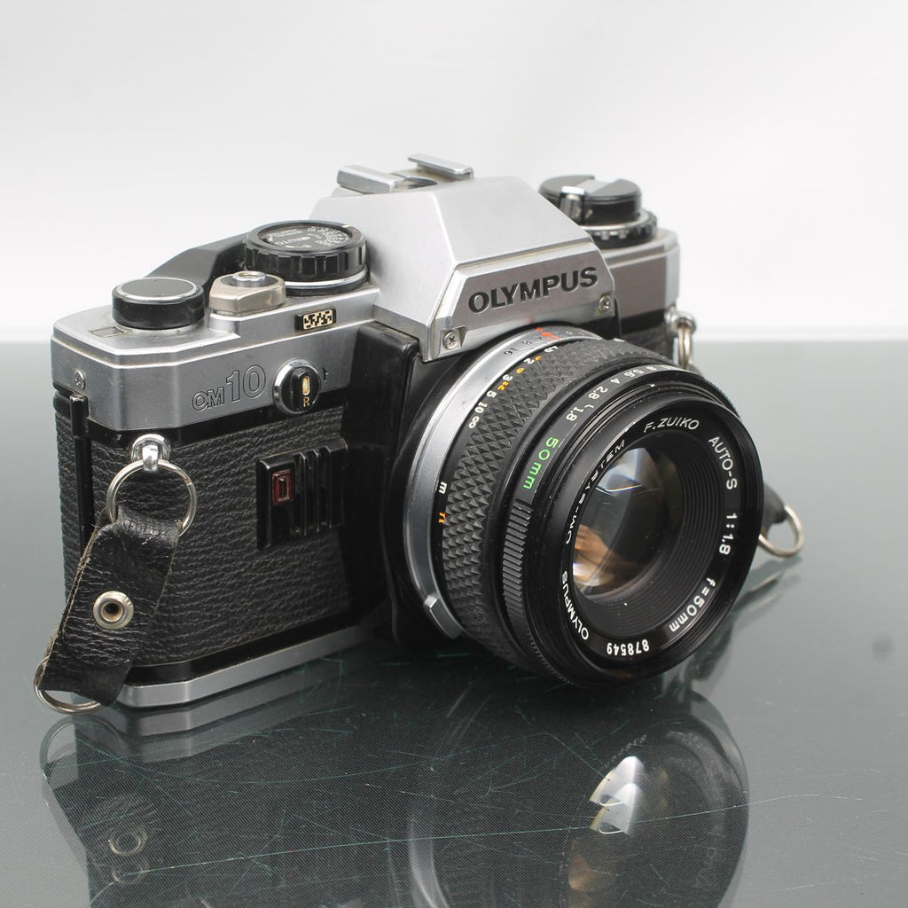 Olympus OM-10 + Olympus Auto-S 1:1.8 f=50mm
