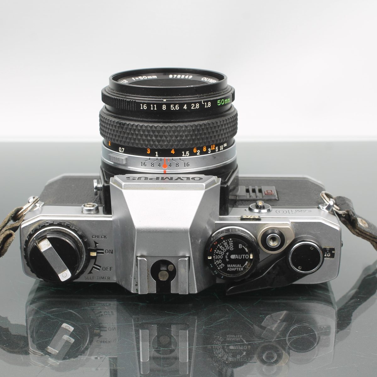 Olympus OM-10 + Olympus Auto-S 1:1.8 f=50mm
