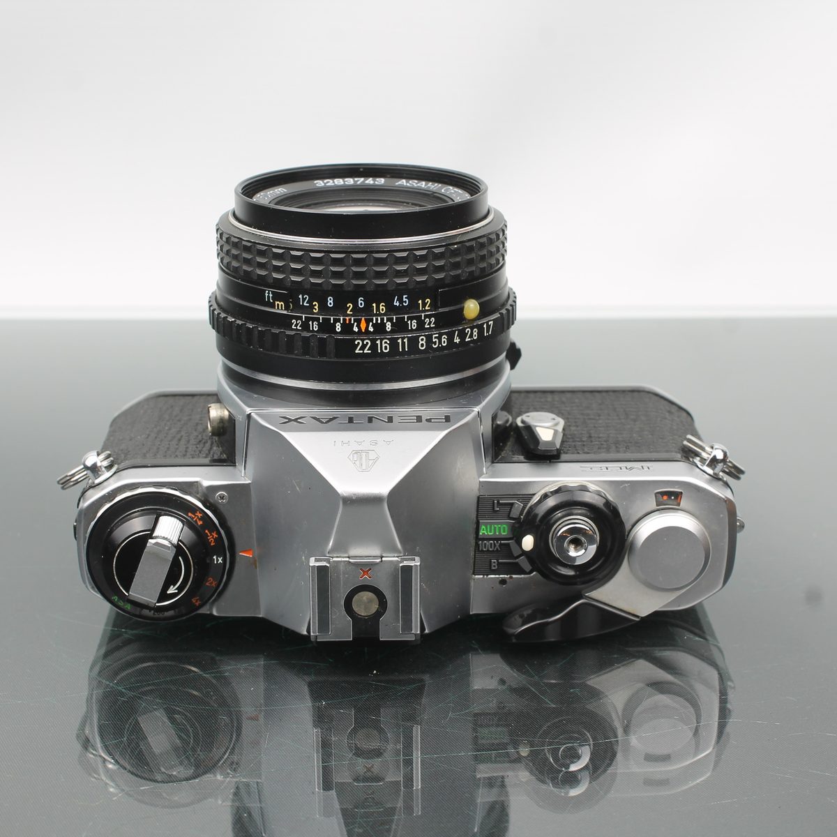 Pentax ME 35mm SLR with SMC Pentax-M 50mm f/1.7 Lens – Dutch|Thrift