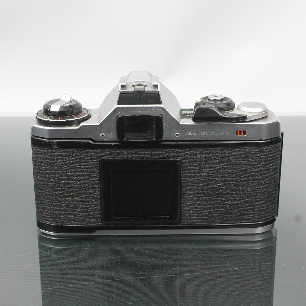 Pentax ME + SMC Pentax-M 1:1.7 50mm