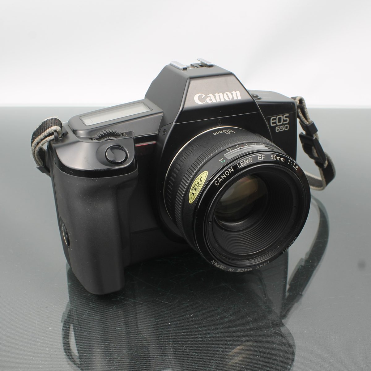 Canon EOS 650 + Canon EF 50mm 1:1.8