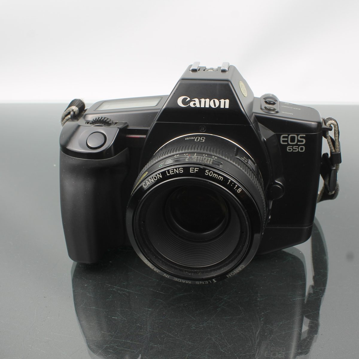 Canon EOS 650 + Canon EF 50mm 1:1.8