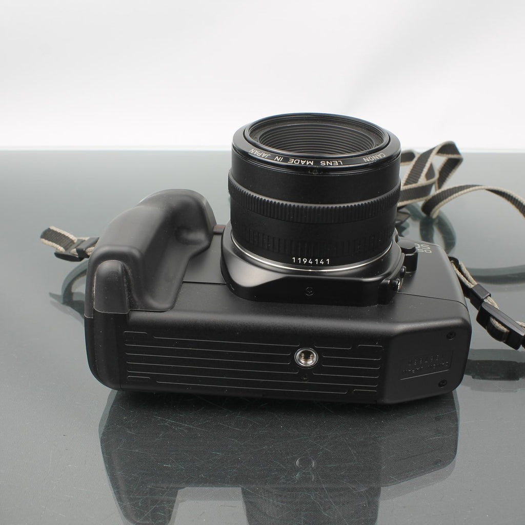 Canon EOS 650 + Canon EF 50mm 1:1.8