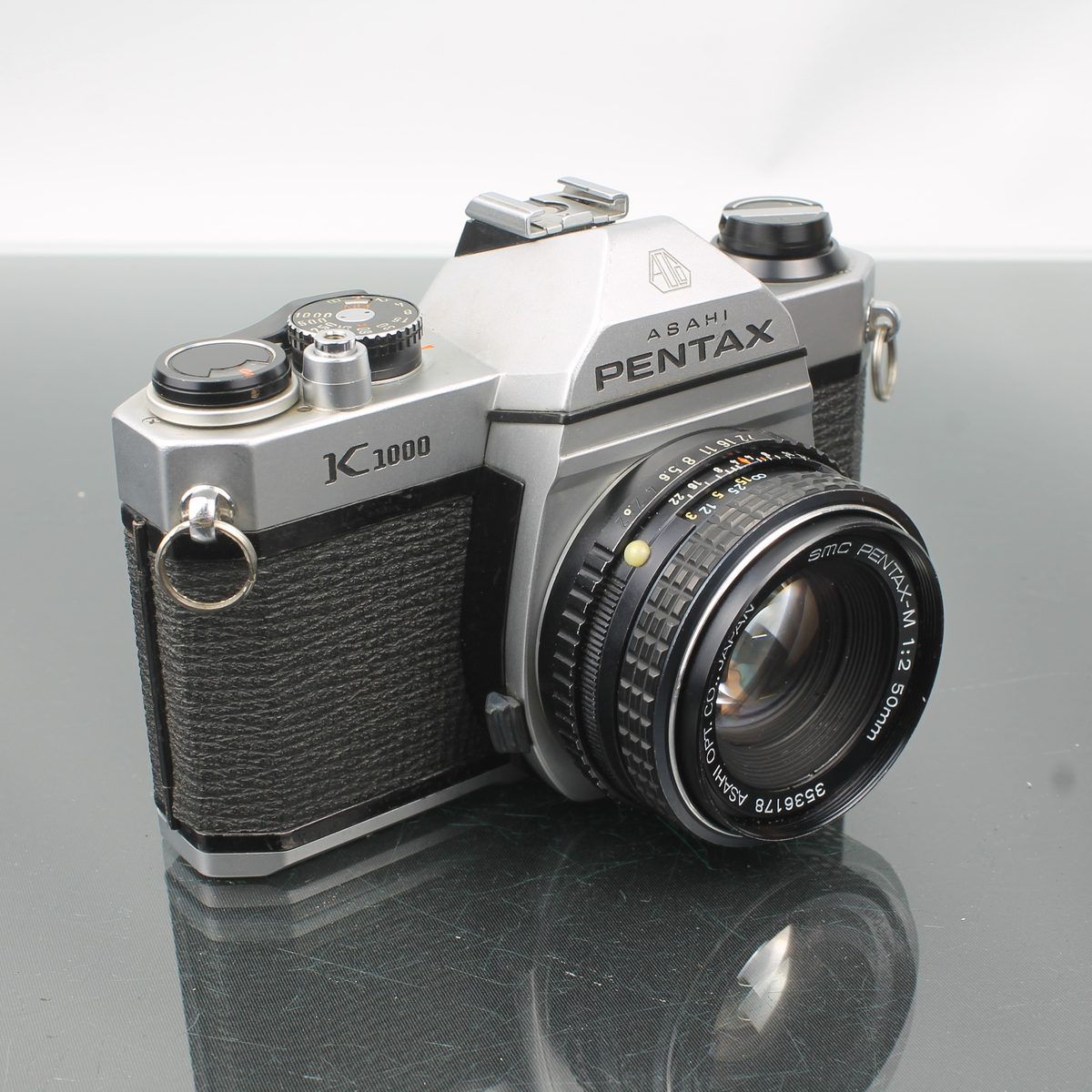 Pentax K1000 + SMC Pentax-M 1:2 50mm