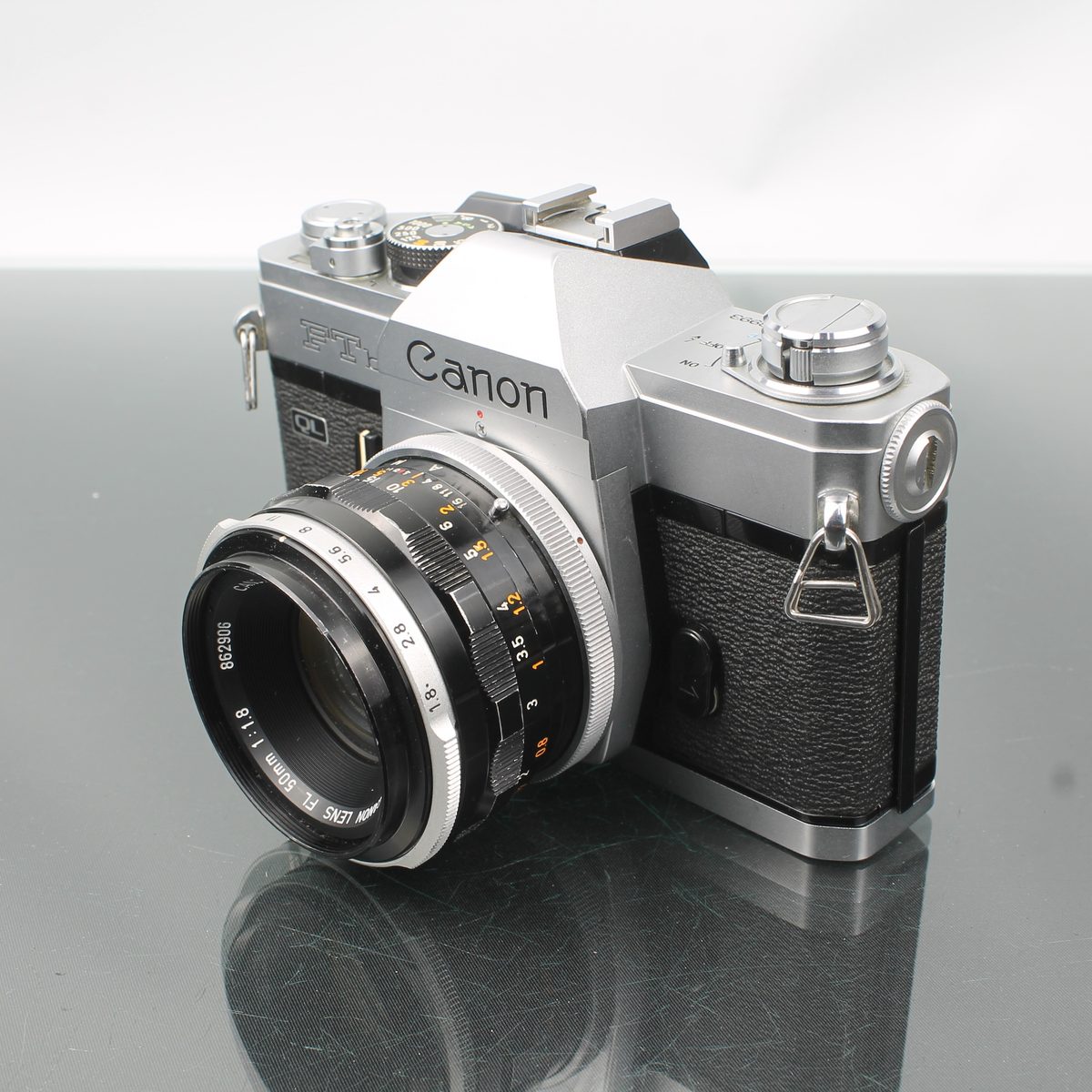Canon FTb + Canon 50mm 1:1.8