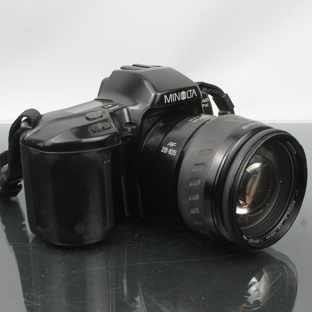 Minolta Dynax SPxi + Minolta AF Zoom 28-105mm 1:3.5-4.5