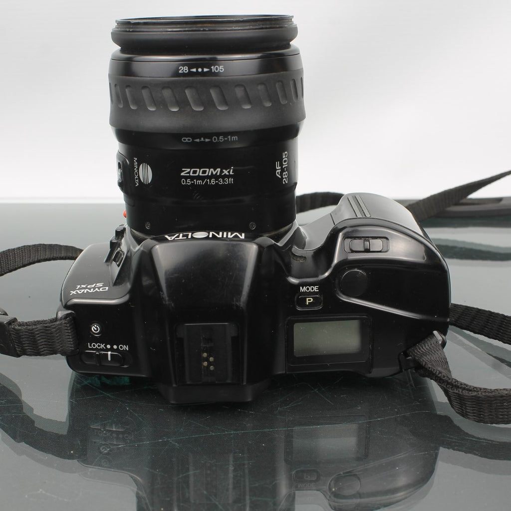 Minolta Dynax SPxi + Minolta AF Zoom 28-105mm 1:3.5-4.5