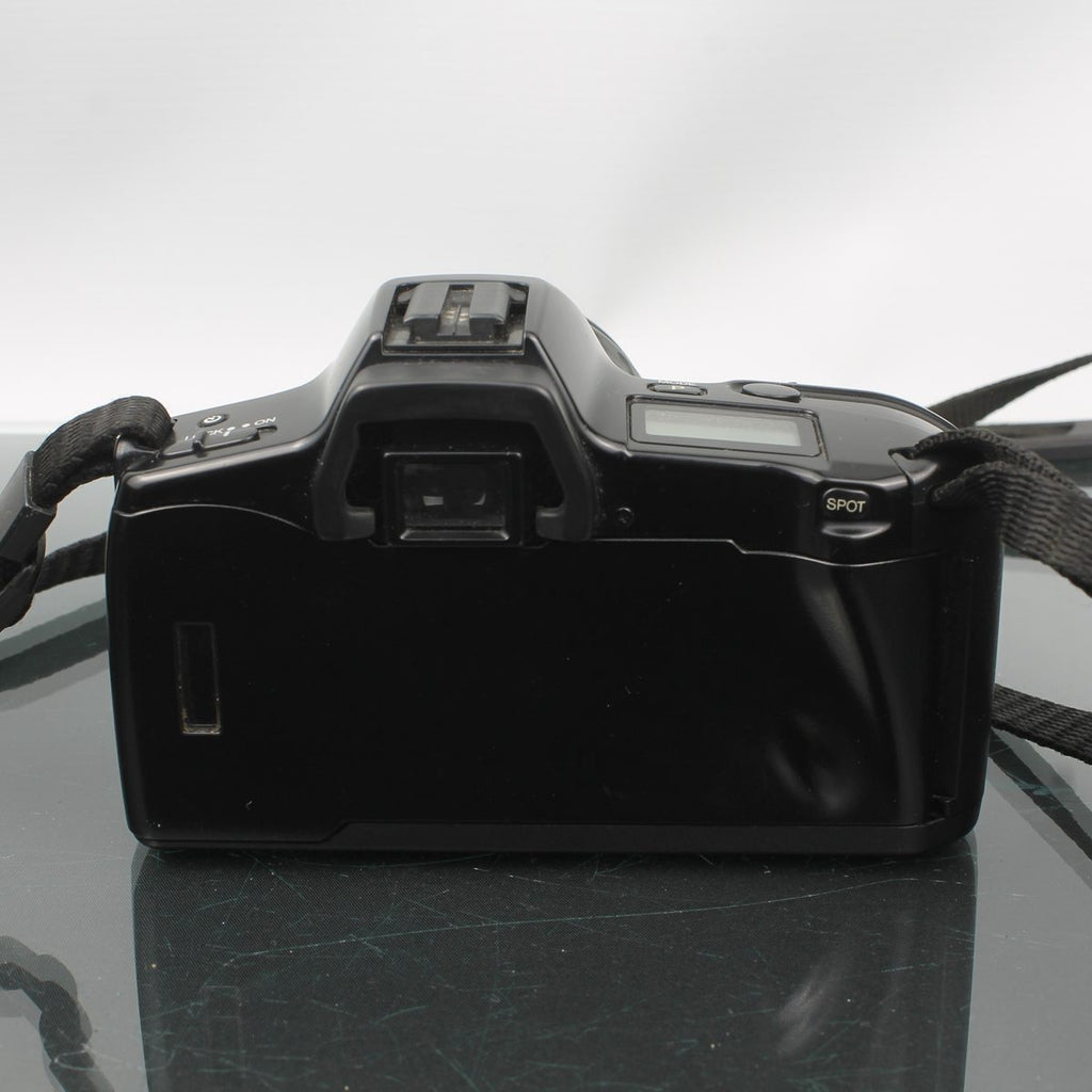 Minolta Dynax SPxi + Minolta AF Zoom 28-105mm 1:3.5-4.5