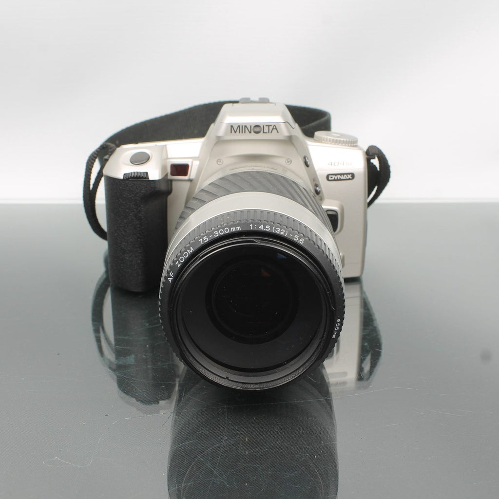 Minolta 404si Dynax + Minolta AF Zoom 75-300mm 1:4.5 -5.6