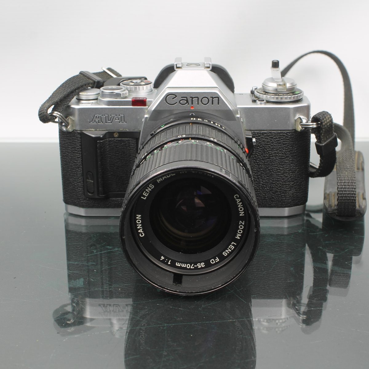 Canon AV-1 + Canon Zoom FD 35-70mm 1:4