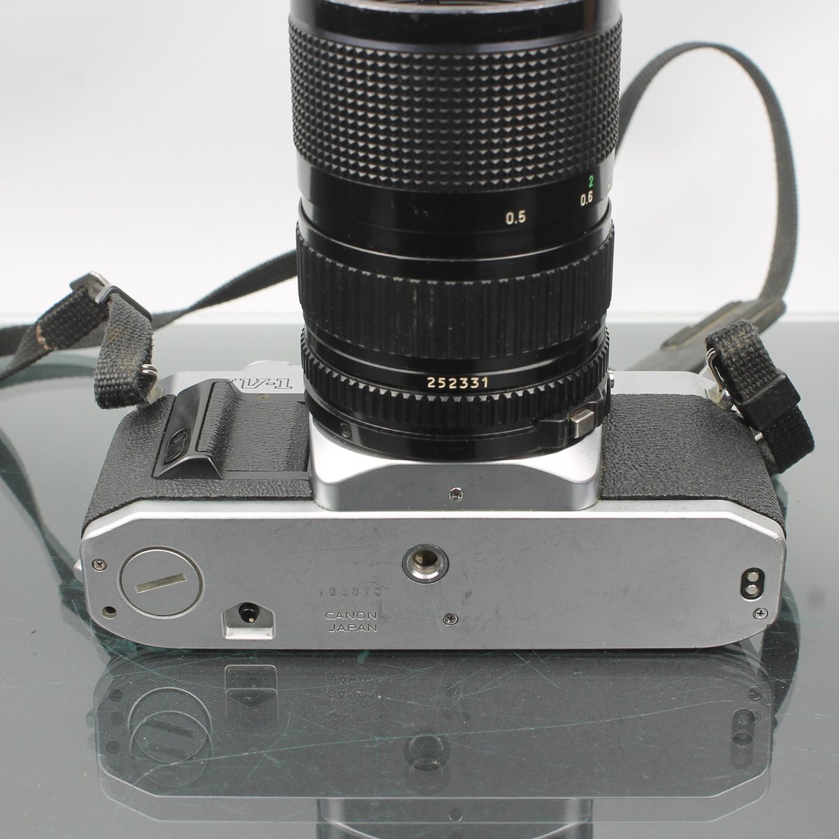 Canon AV-1 + Canon Zoom FD 35-70mm 1:4