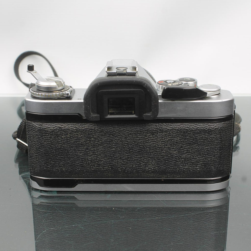 Canon AV-1 + Canon Zoom FD 35-70mm 1:4
