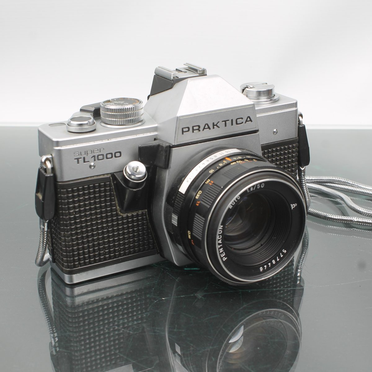 Praktica Super TL1000 + Pentacon Auto 1.8/50mm