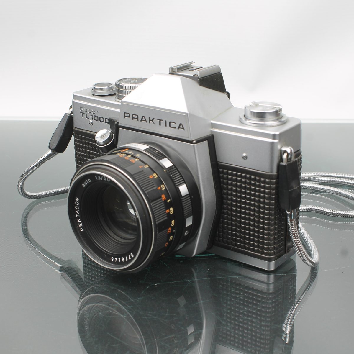 Praktica Super TL1000 + Pentacon Auto 1.8/50mm