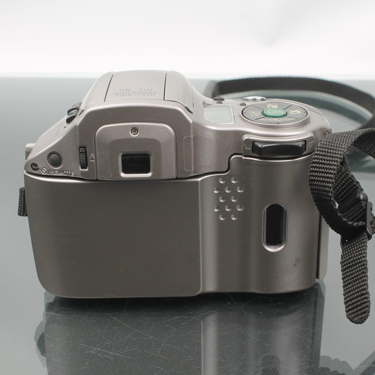 Olympus IS-300 + Olympus IS/L Lens C-180 H.Q. Converter 1.7x