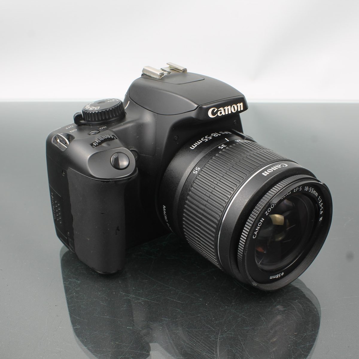 Canon EOS 1000D + Canon Zoom EF-S 18-55mm 1:3.5-5.6