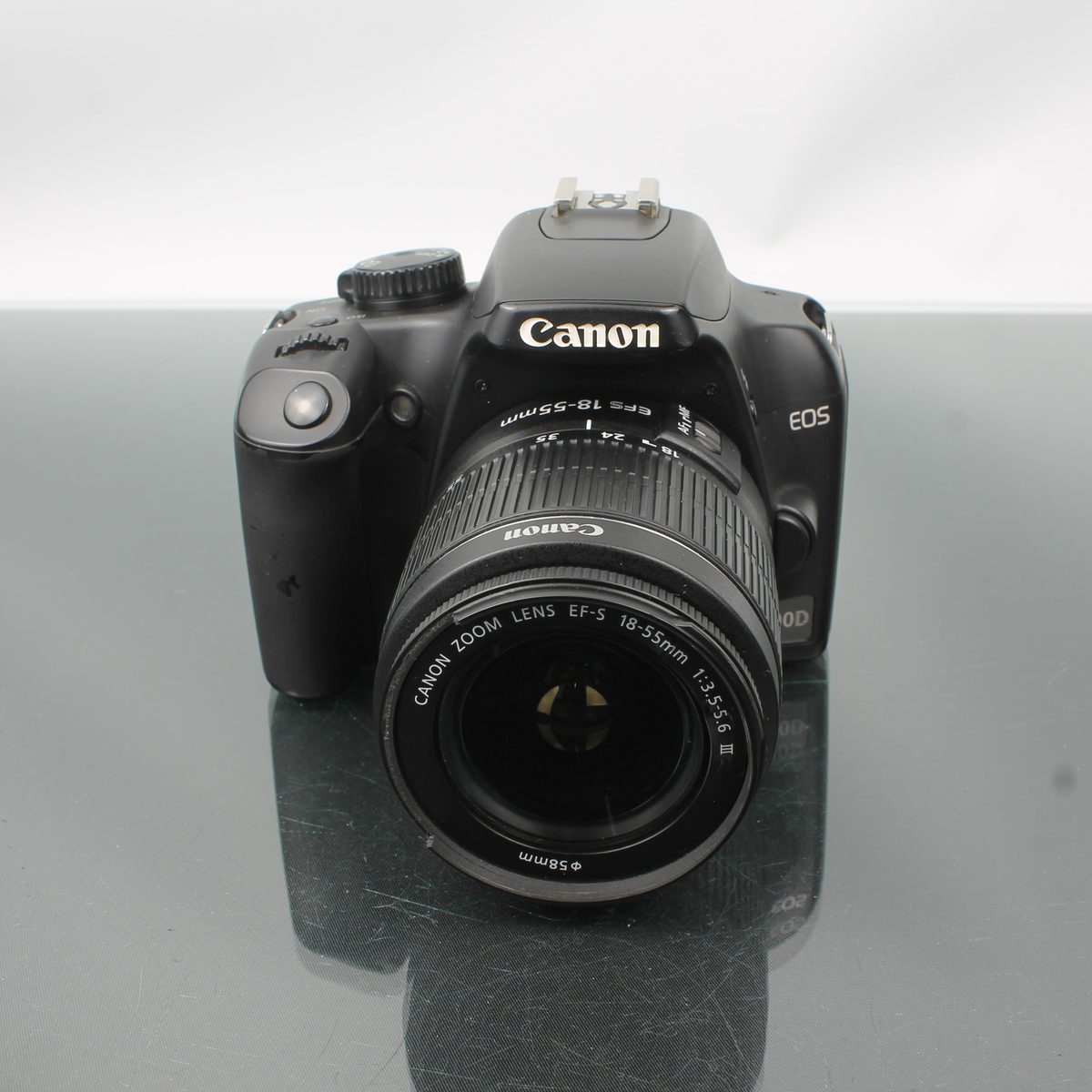Canon EOS 1000D + Canon Zoom EF-S 18-55mm 1:3.5-5.6