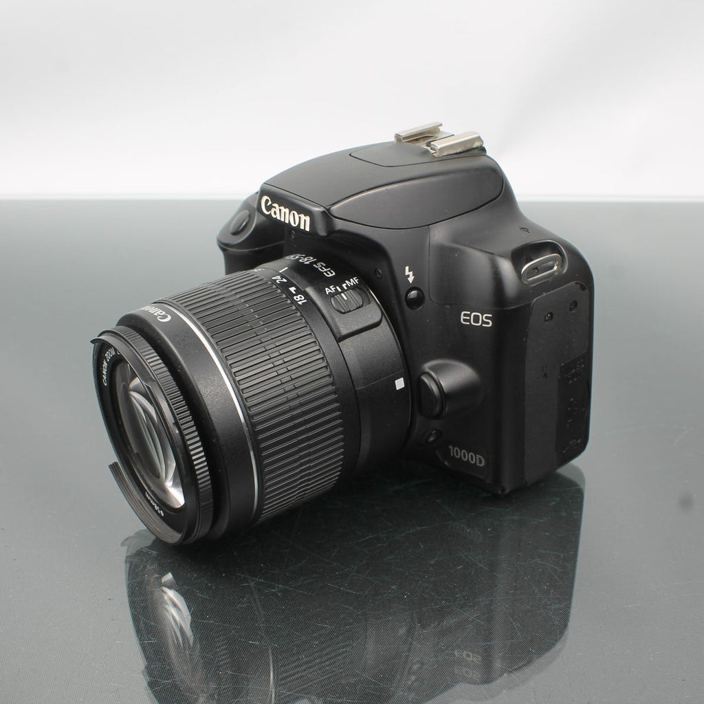 Canon EOS 1000D + Canon Zoom EF-S 18-55mm 1:3.5-5.6