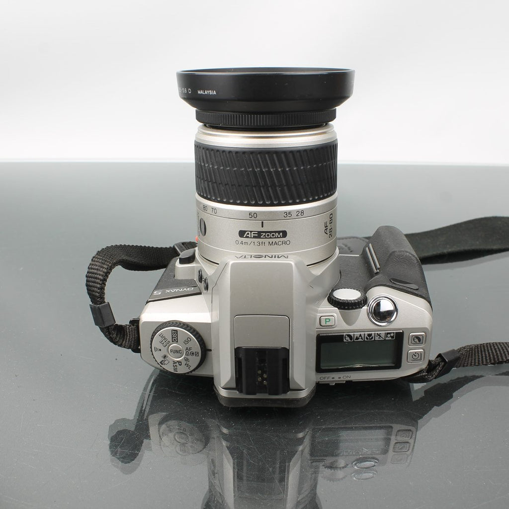 Minolta Dynax 5 + Minolta AF Zoom 28-80mm 1:3.5 (22)-5.6 D