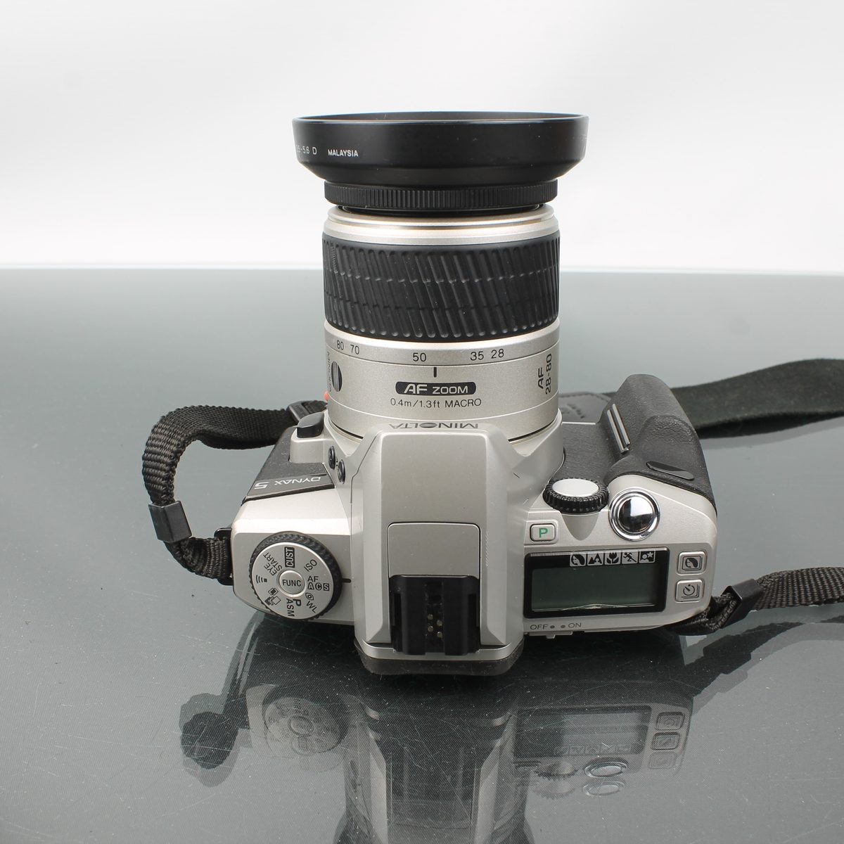 Minolta Dynax 5 + Minolta AF Zoom 28-80mm 1:3.5 (22)-5.6 D