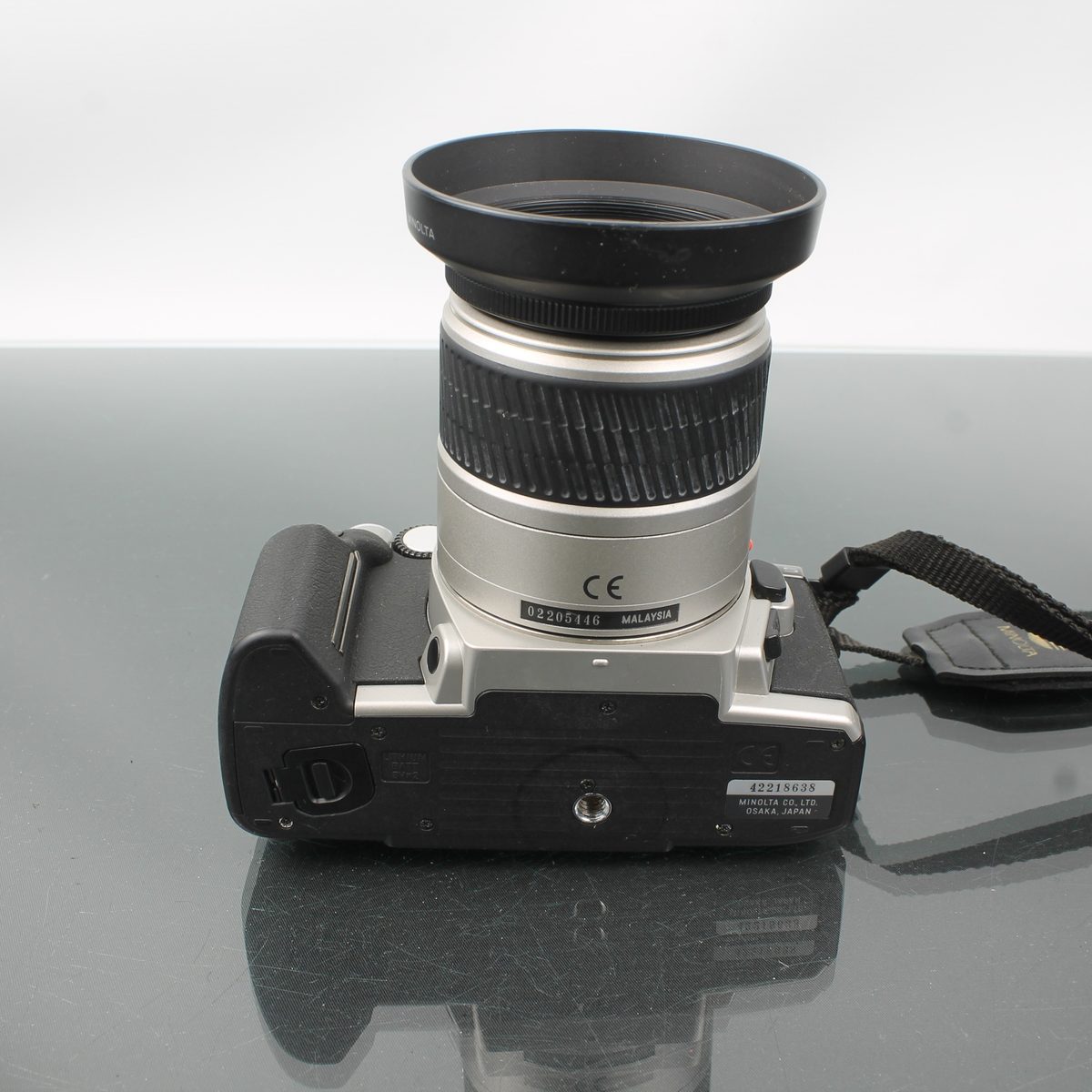 Minolta Dynax 5 + Minolta AF Zoom 28-80mm 1:3.5 (22)-5.6 D