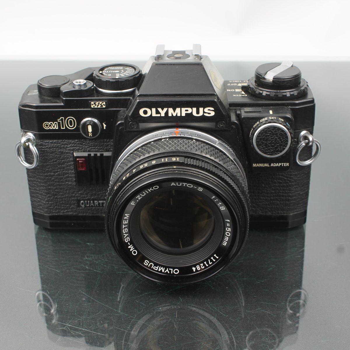 Olympus OM-10 + Zuiko Auto-S 50mm f/1.8