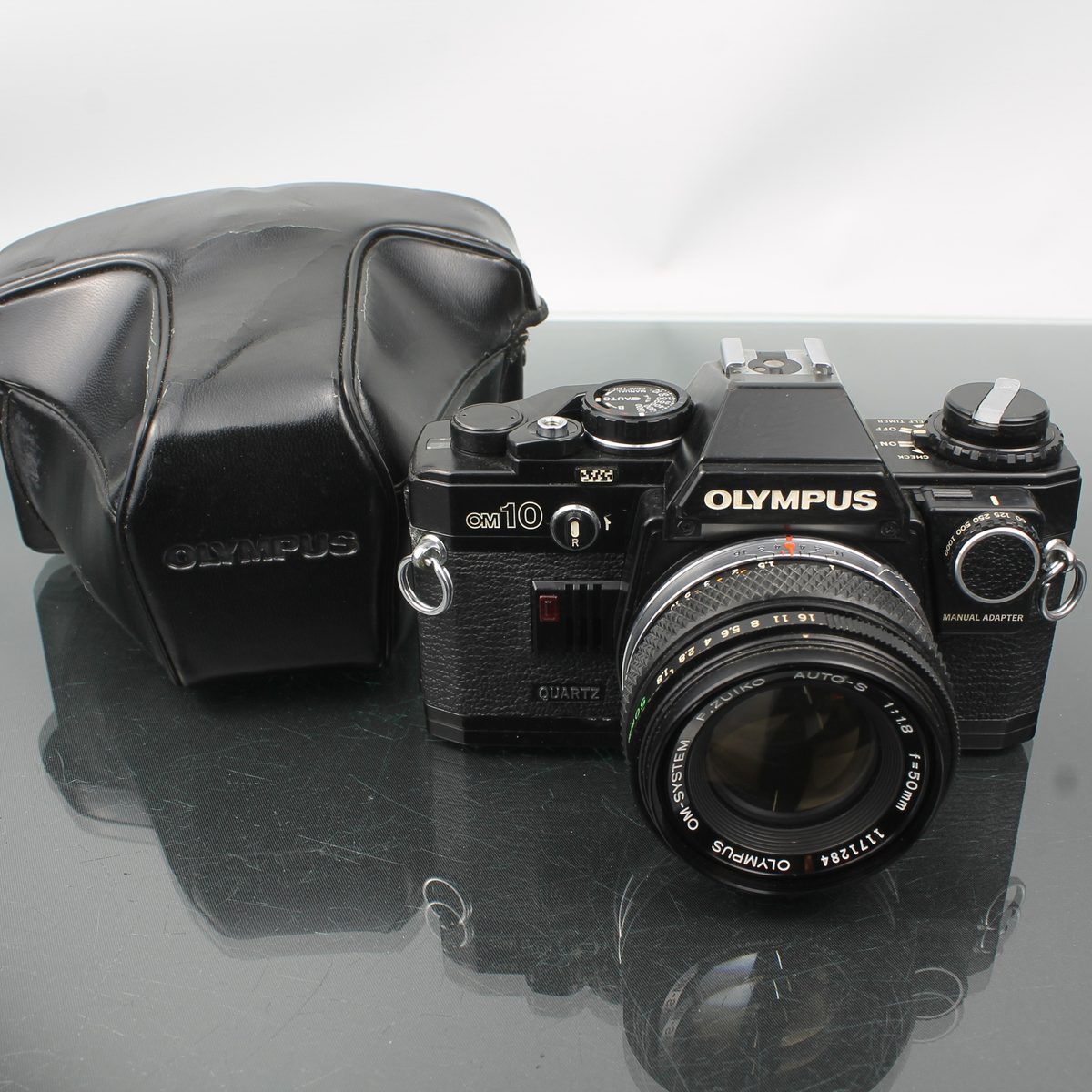 Olympus OM-10 + Zuiko Auto-S 50mm f/1.8