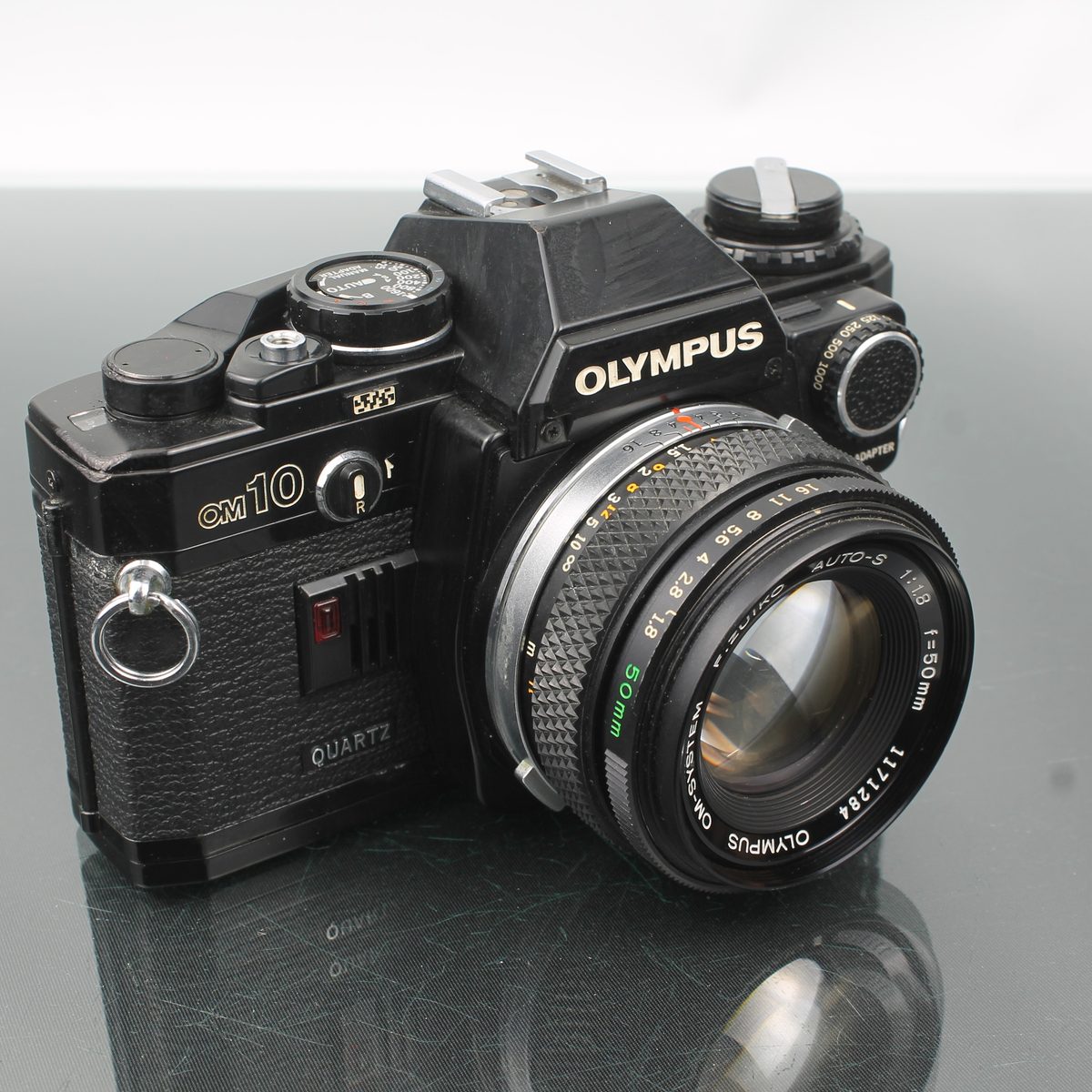 Olympus OM-10 + Zuiko Auto-S 50mm f/1.8