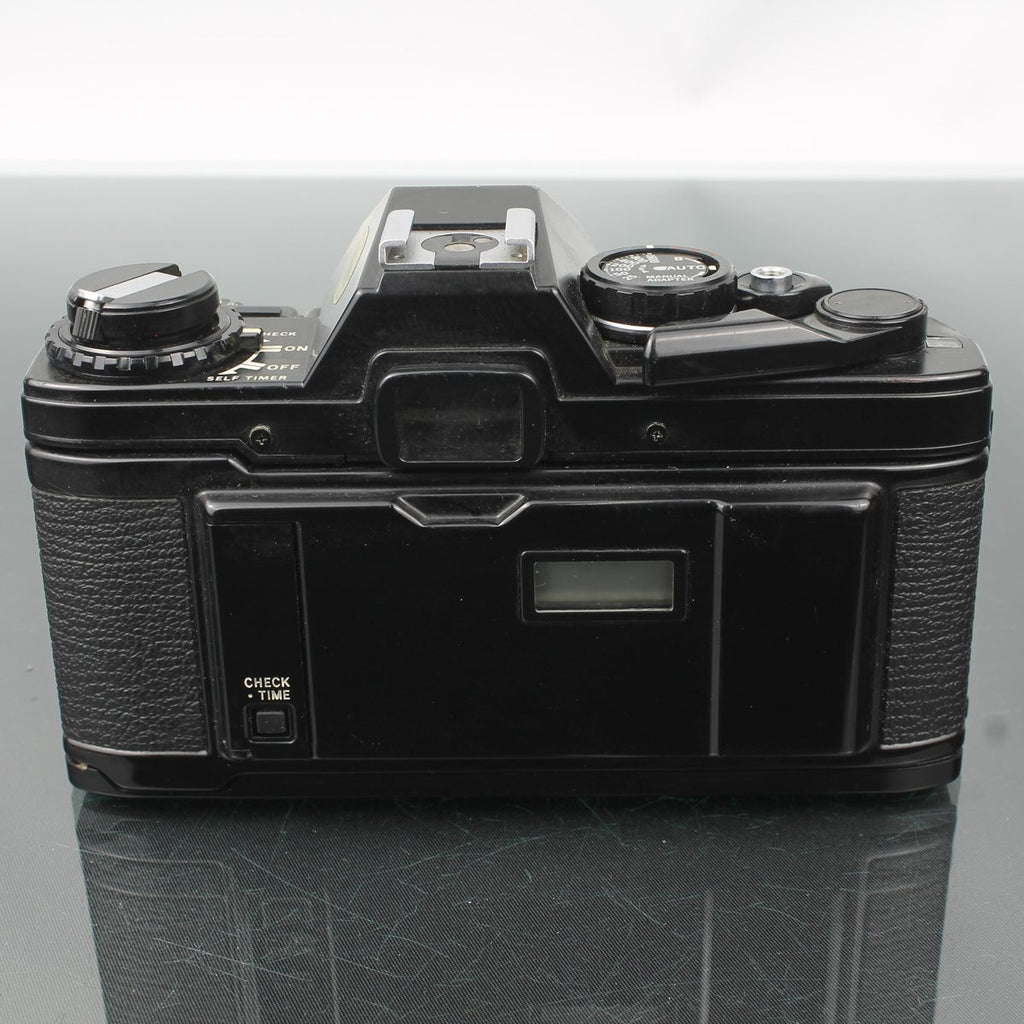 Olympus OM-10 + Zuiko Auto-S 50mm f/1.8