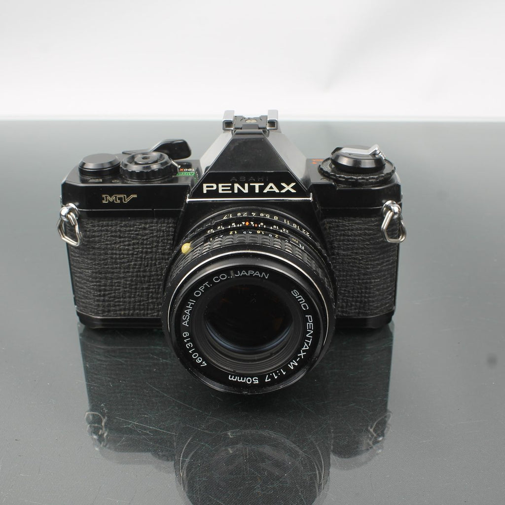 Asahi Pentax MV + SMC PENTAX-M 1:1.7 50mm