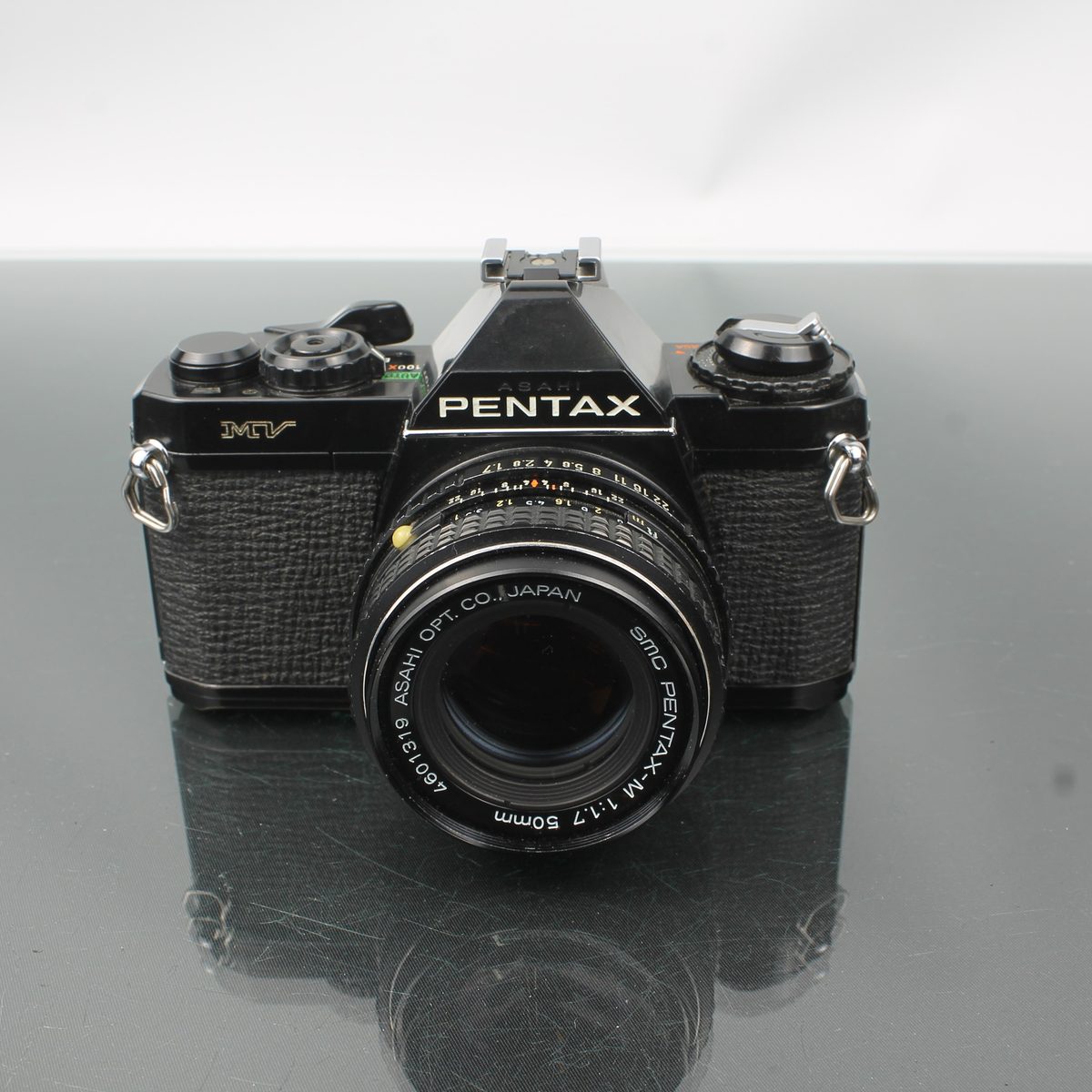 Asahi Pentax MV + SMC PENTAX-M 1:1.7 50mm