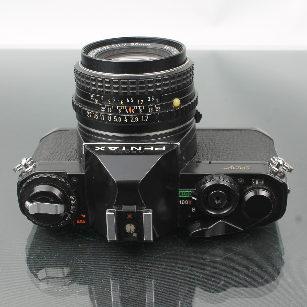 Asahi Pentax MV + SMC PENTAX-M 1:1.7 50mm