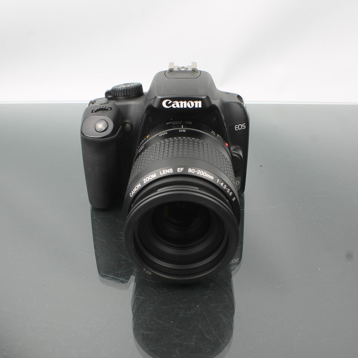 Canon EOS 1000D DSLR + Canon EF 80-200mm