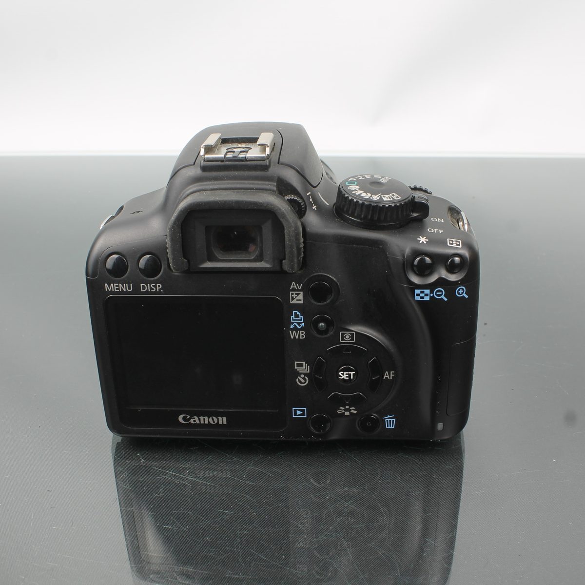 Canon EOS 1000D DSLR + Canon EF 80-200mm