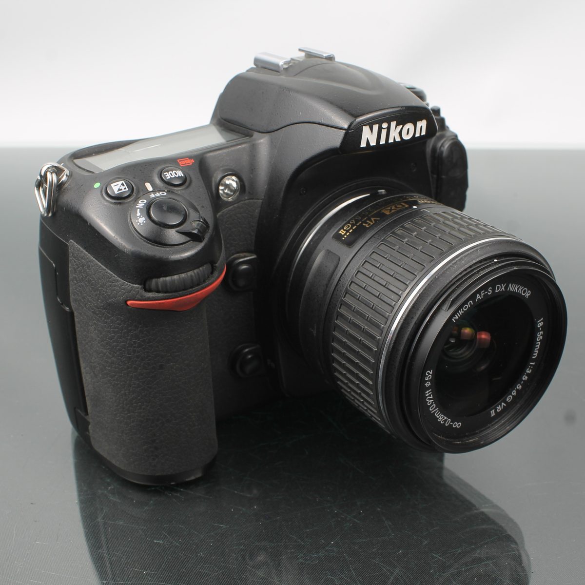 Nikon D300 + AF-S DX Nikkor 18-55mm 1:3.5-5.6G VR II
