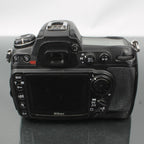 Nikon D300 + AF-S DX Nikkor 18-55mm 1:3.5-5.6G VR II