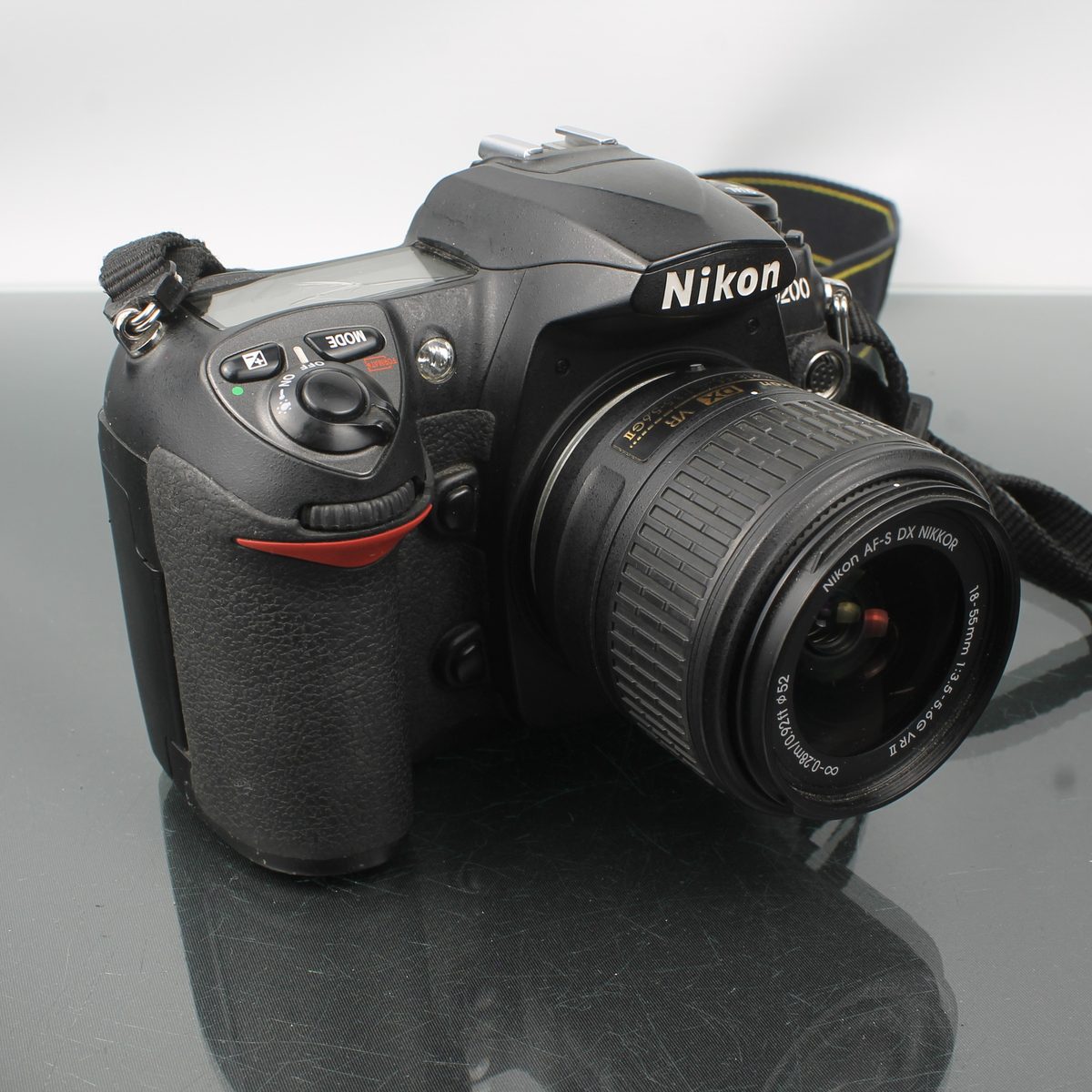 Nikon D200 + AF-S DX 18-55mm f/3.5-5.6G VR II