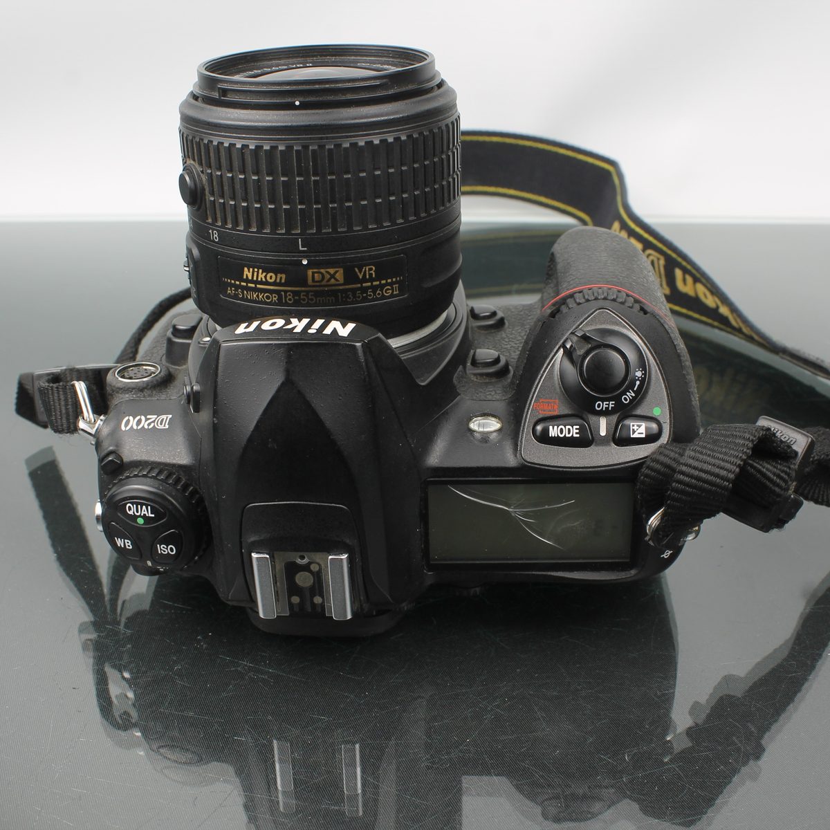Nikon D200 DSLR fotoaparát s 18-55mm VR II objektivem v sadě