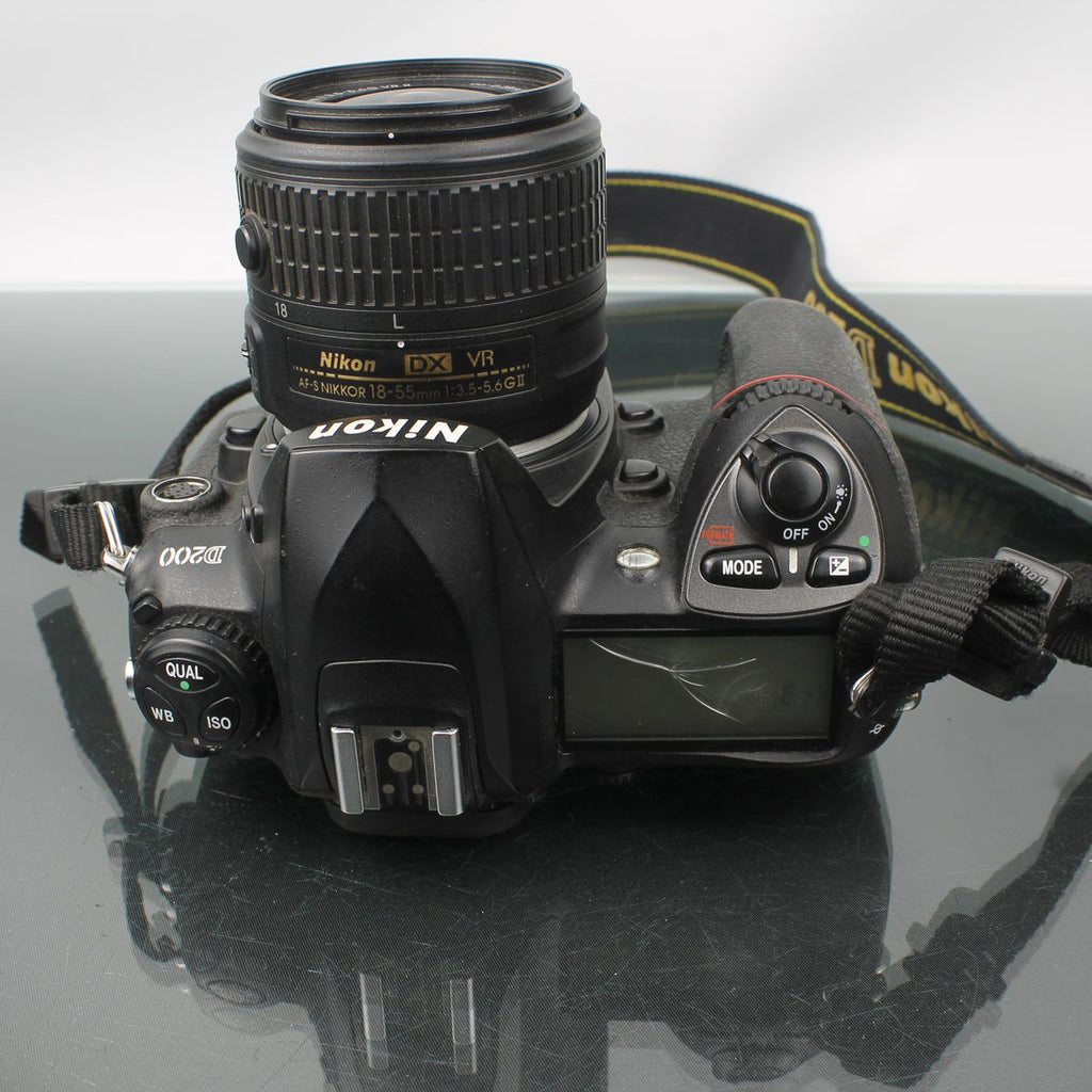Nikon D200 + AF-S DX 18-55mm f/3.5-5.6G VR II