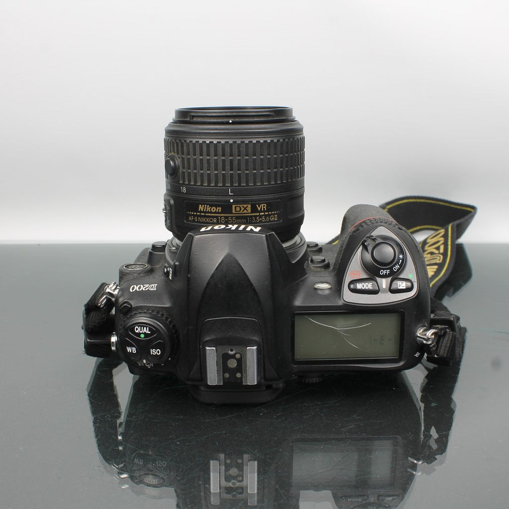 Nikon D200 + AF-S DX 18-55mm f/3.5-5.6G VR II