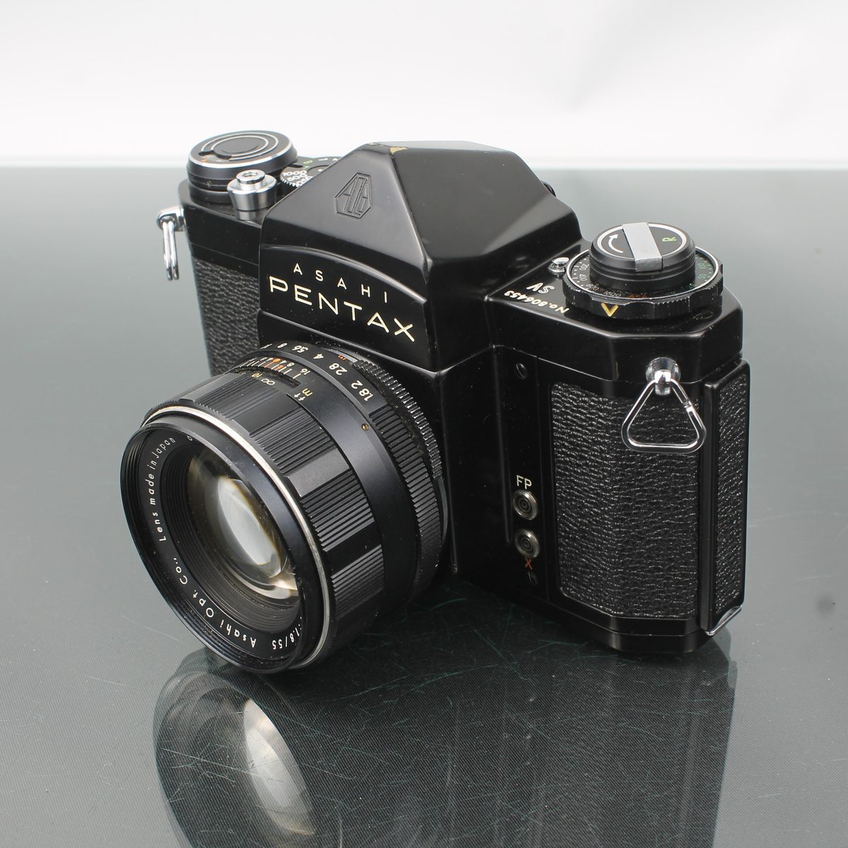 Asahi Pentax SV + Auto Takumar 1:1.8/55 Lens