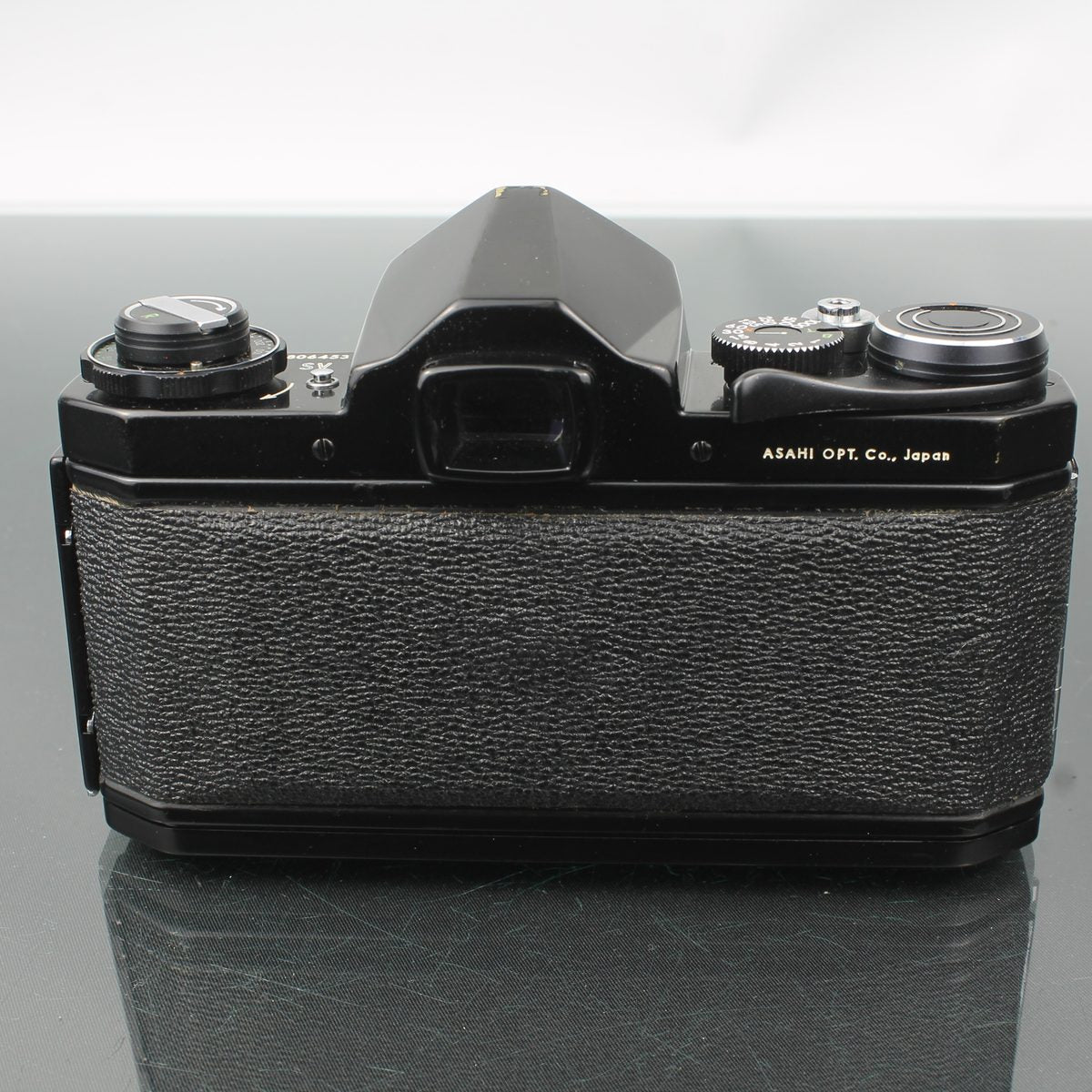 Asahi Pentax SV + Auto Takumar 1:1.8/55 Lens