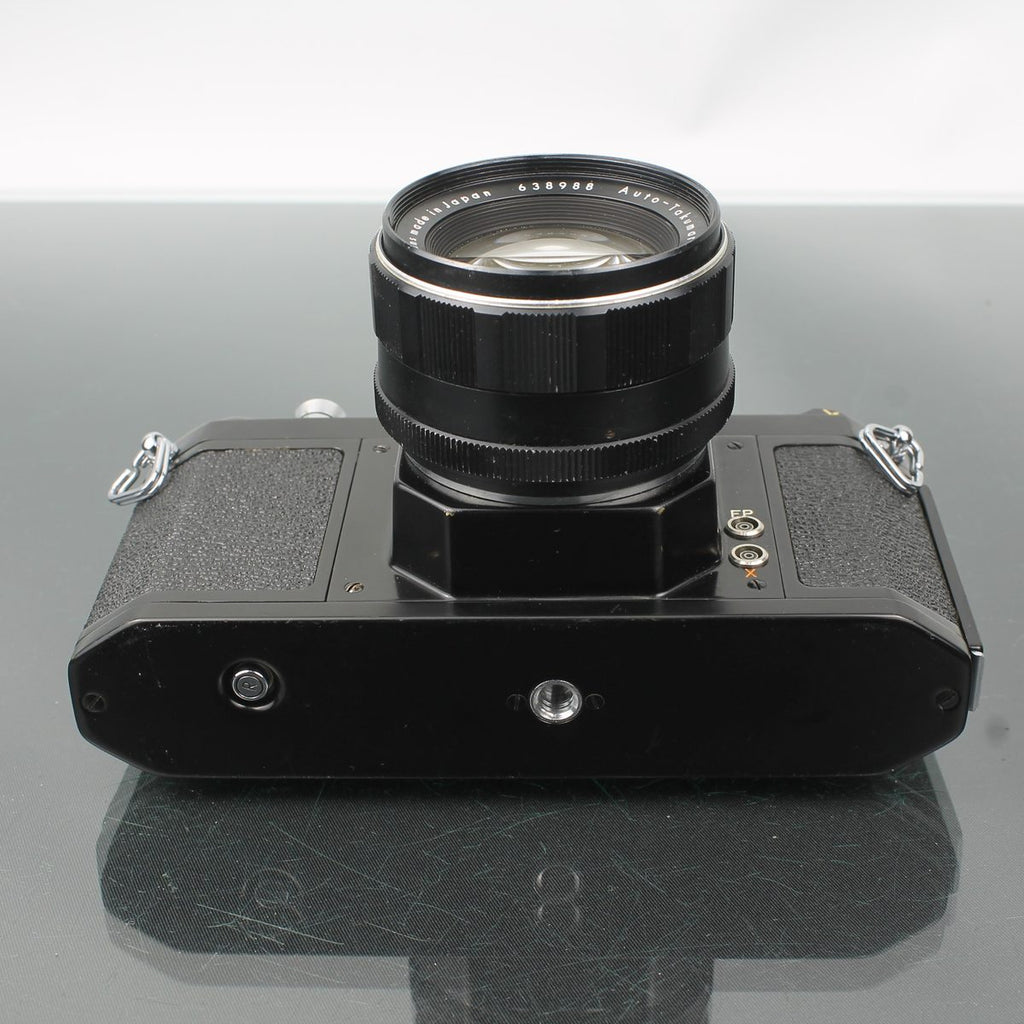 Asahi Pentax SV + Auto Takumar 1:1.8/55 Lens