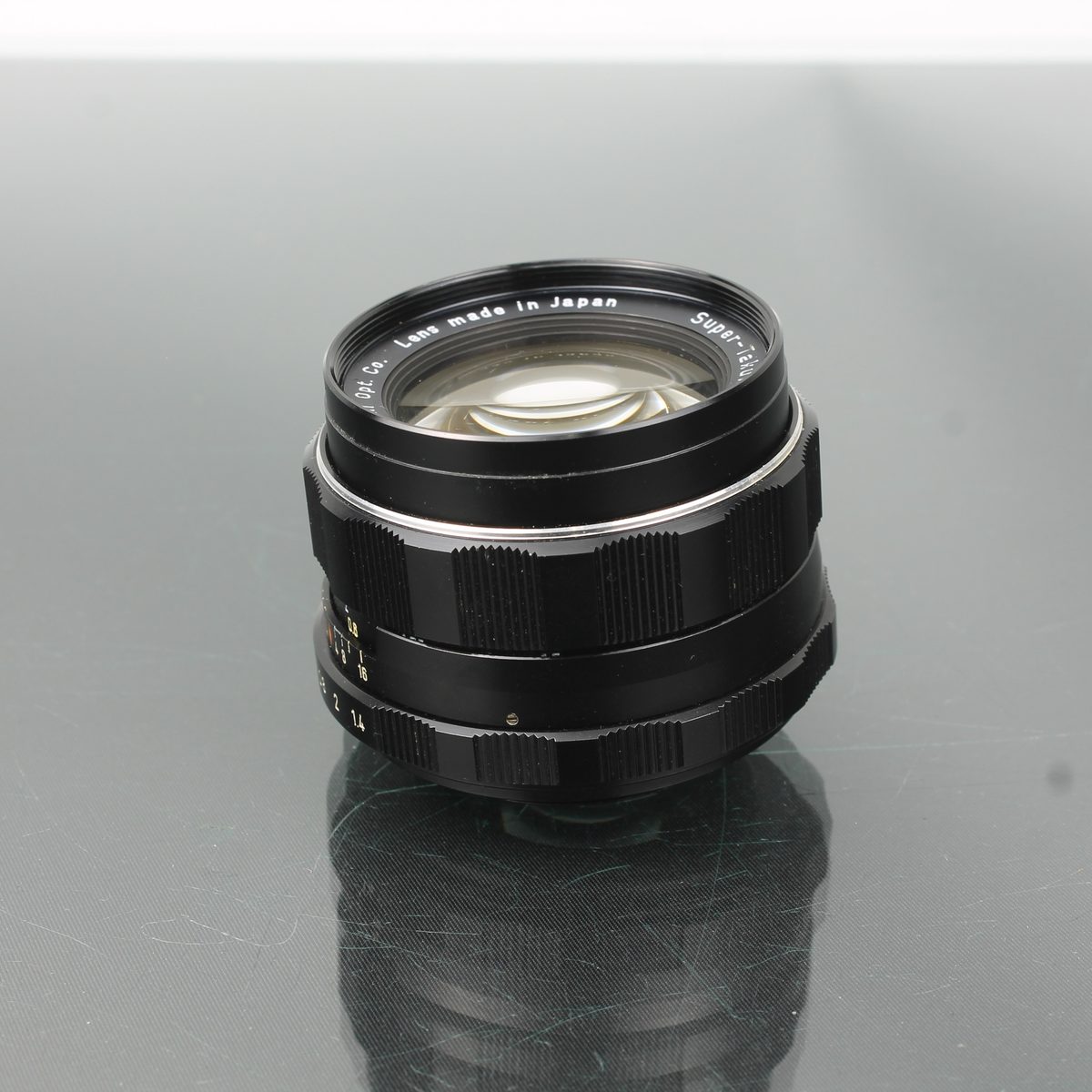 Asahi Super Takumar 1:1.4/50 Lens
